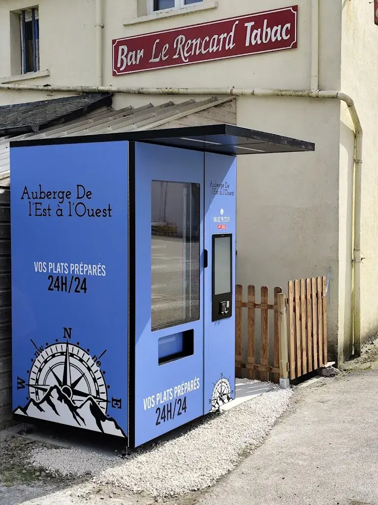 Auberge De l'est à l'ouest restaurant, traiteur, pâtissier,hôtel. restaurant in Poullaouen