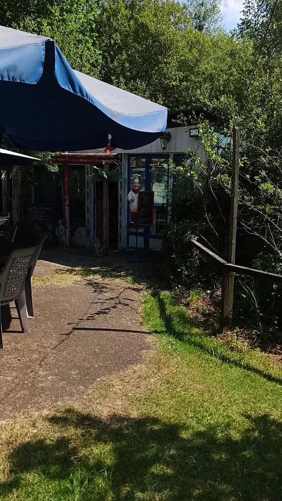 ERIC Eric_Bistro atypique la Cabane bleue_Poullaouen_review