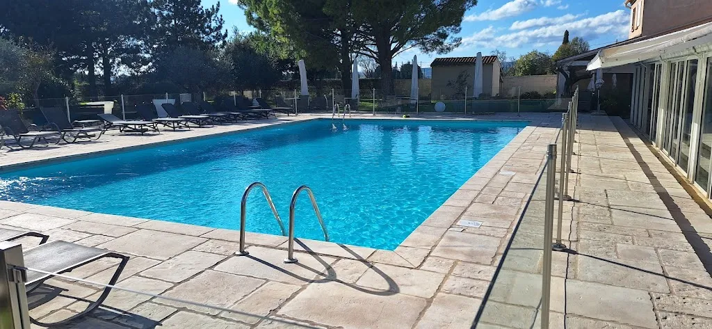 Magnus A_Domaine des Oliviers_Pierrelatte_review