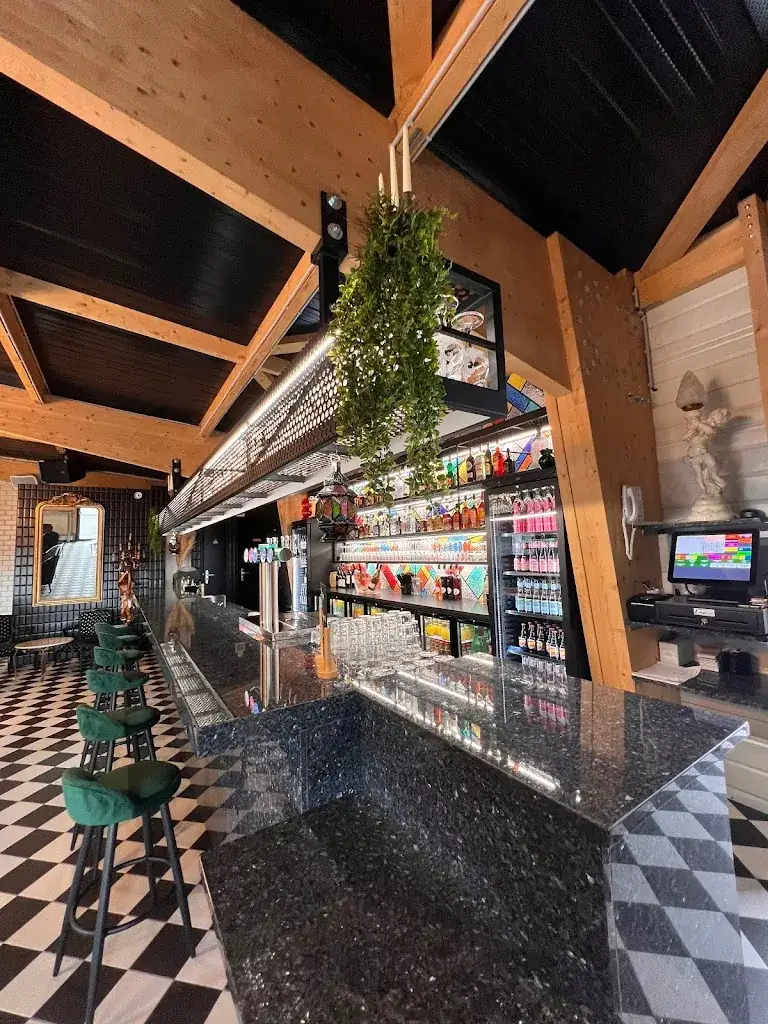 Le Voltaire, Bar ristorante a Quessoy