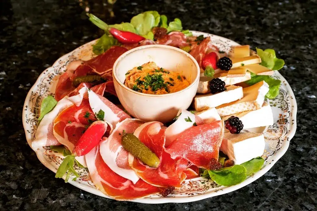 Le Voltaire, Bar_Quessoy_slider_image_2