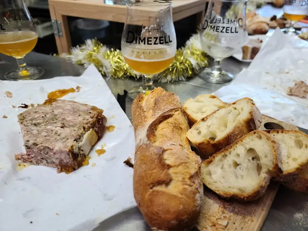 Microbrasserie Dimezell restaurant à Quessoy