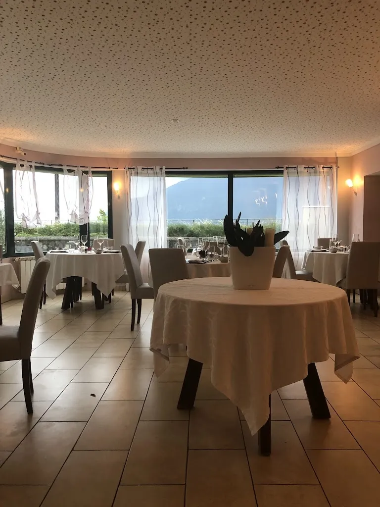 Restaurant Les Oliviers_Brison-Saint-Innocent_slider_image_1