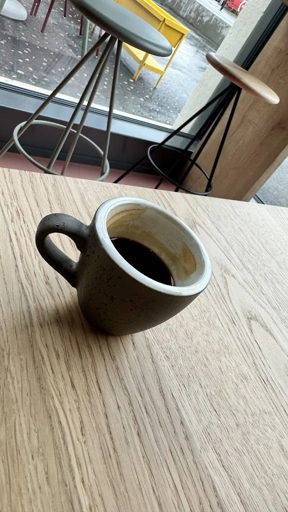 Aaron Mosby_Viajero Coffee shop & restaurant_Bulle_review