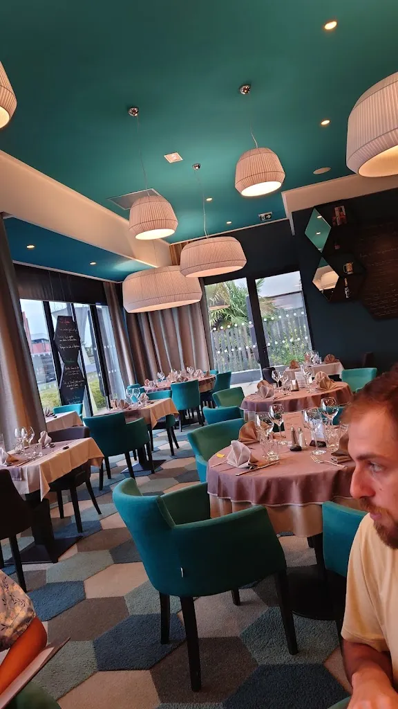 Martyn Green_La Taverne - table de caractère - Plérin_Plérin_review