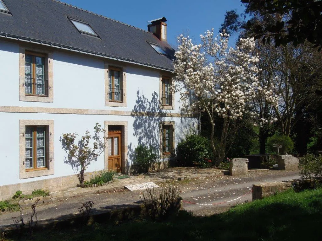 L'Auberge de la Bastide restaurant in Locunolé