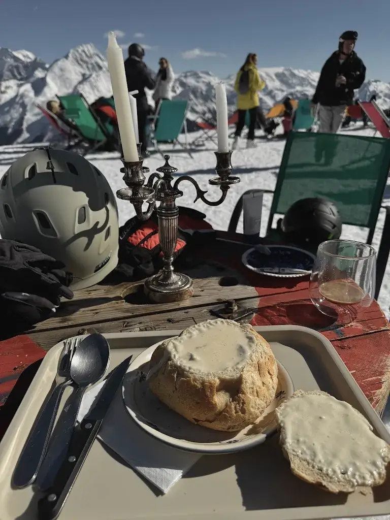 Scarlett Earls_Le Balcon du Bozelet_Bozel_review