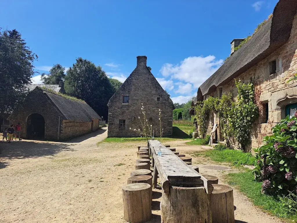 Siobhan Mc Carthy_Poul-Fetan Village_Quistinic_recensione