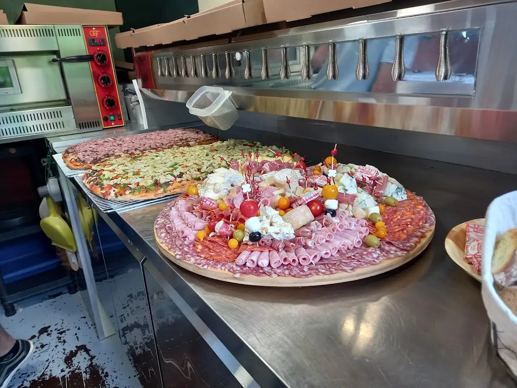 Lautentika'pizz-Food truck restaurant in Bubry