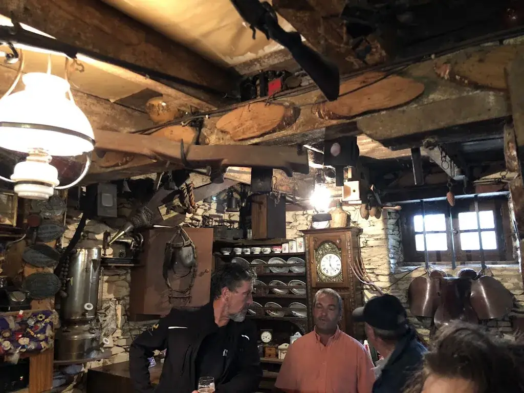 Ridha Oudjana_Bar - Musée 