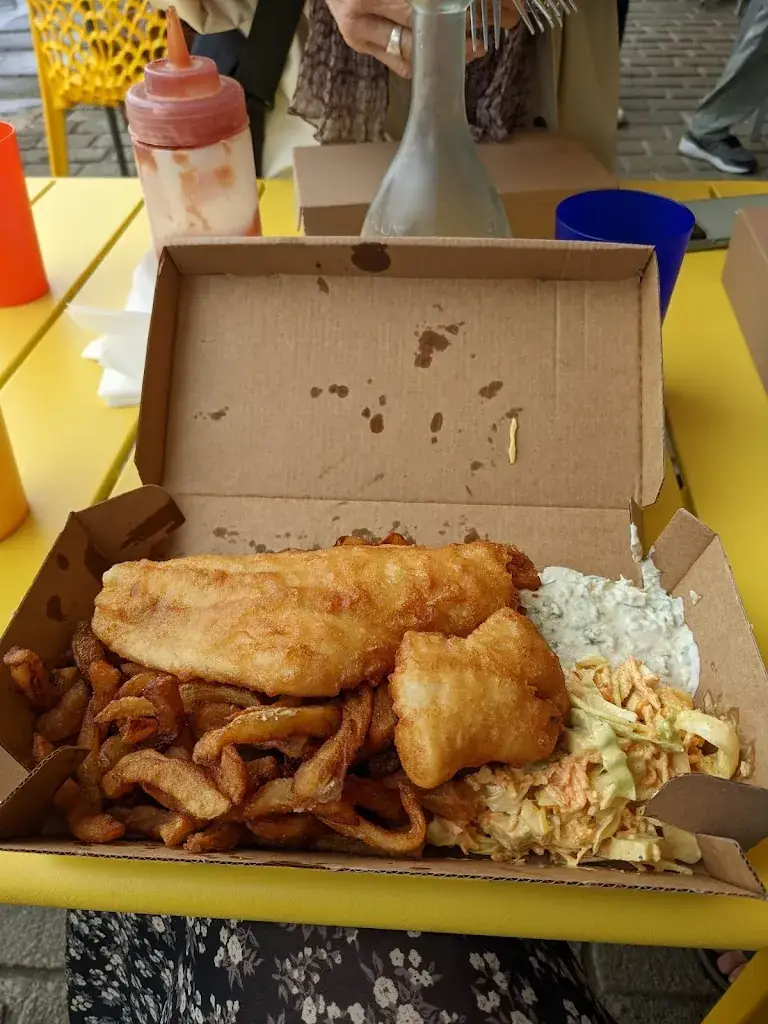 Nikki H_Pesket_Douarnenez_review