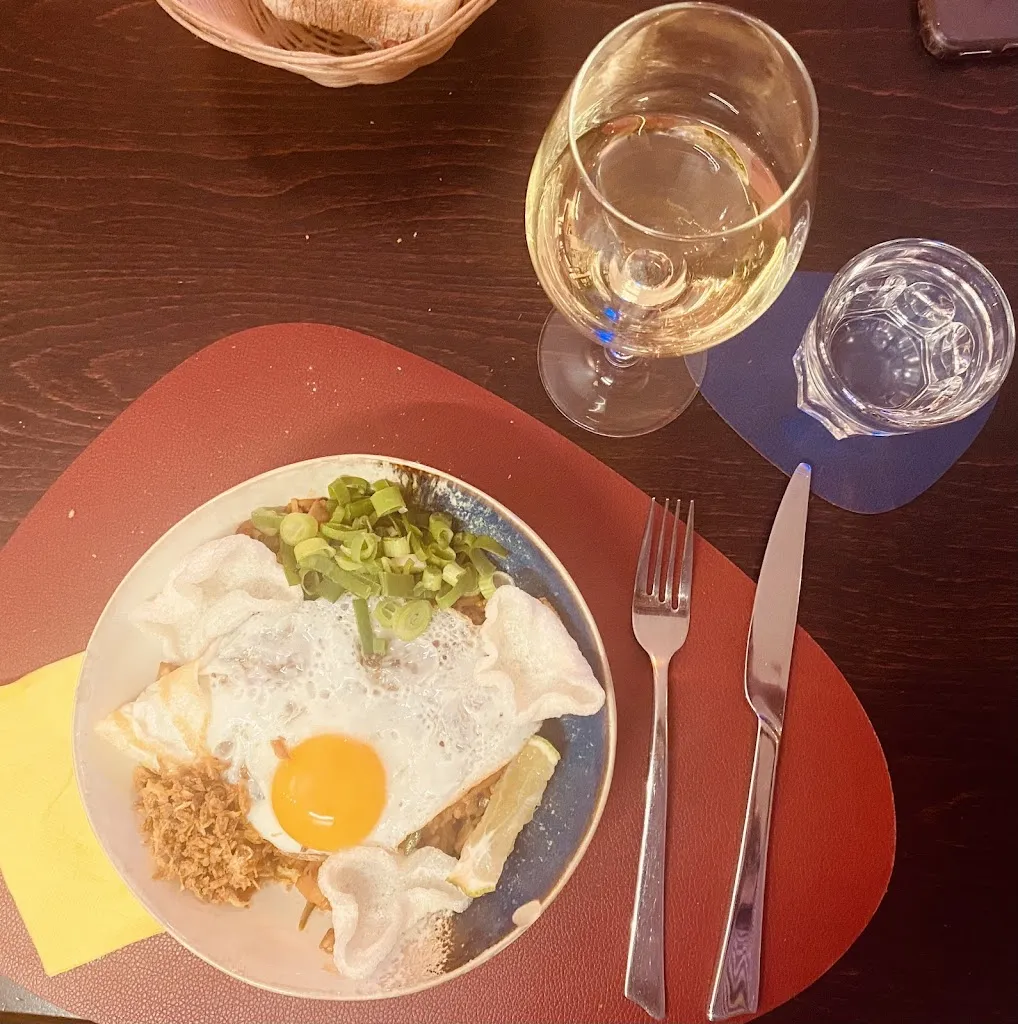 Julie Tillard_Livingstone_Douarnenez_review