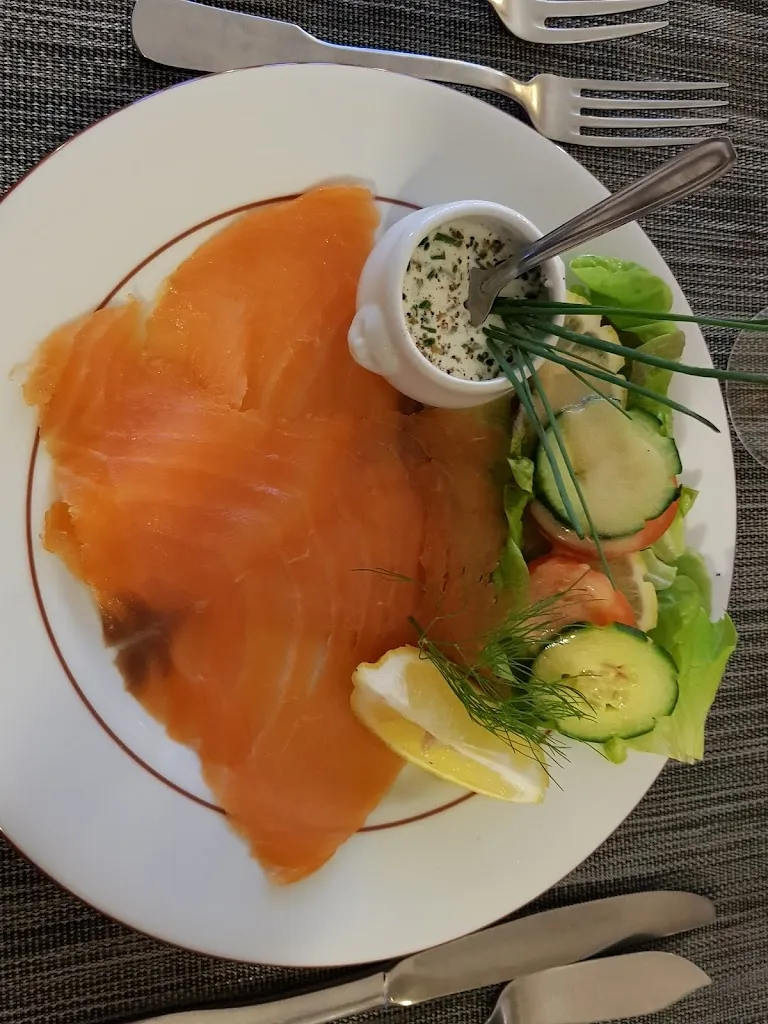 Henry Messinger_Le Bord eau_Douarnenez_review