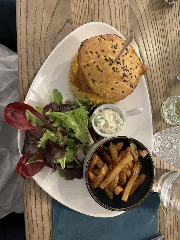 Zalie As._Le Cargo_Douarnenez_review