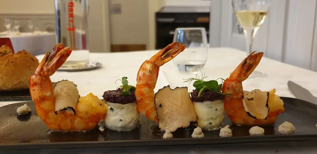 Olga Rastrigina_L'Insolite_Douarnenez_review