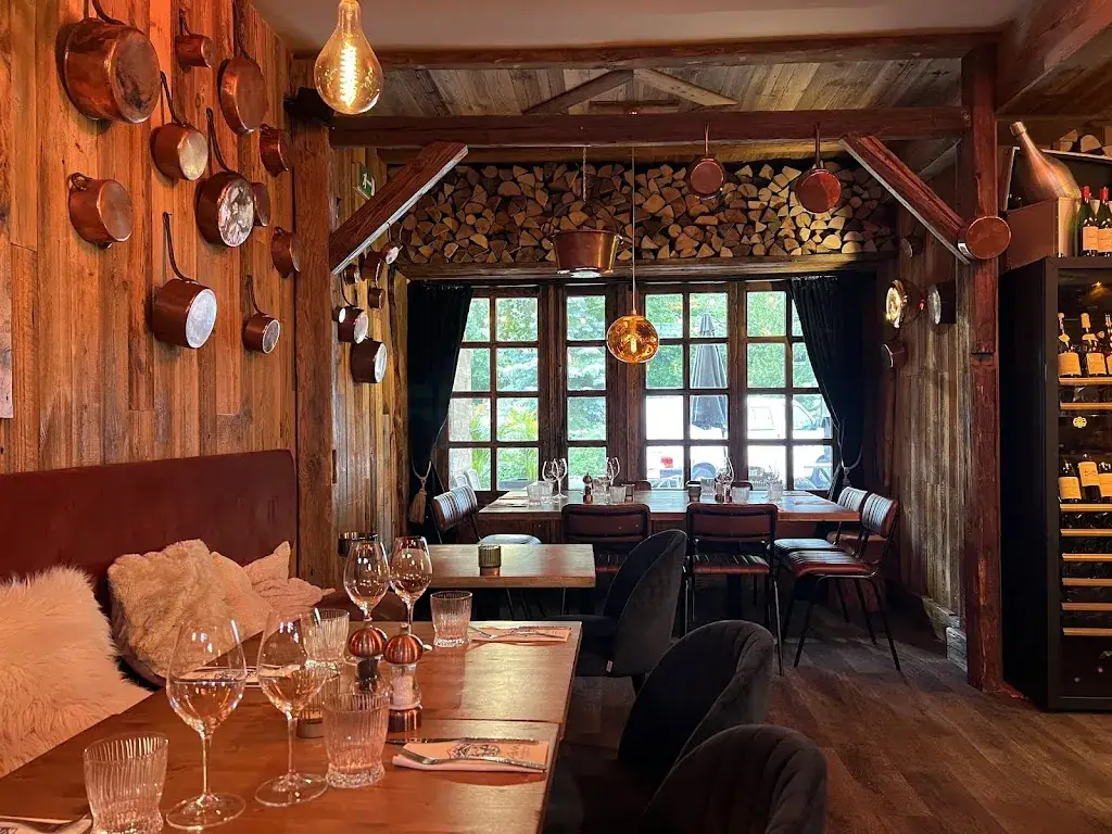 Ava Restaurant_Courchevel_slider_image_2