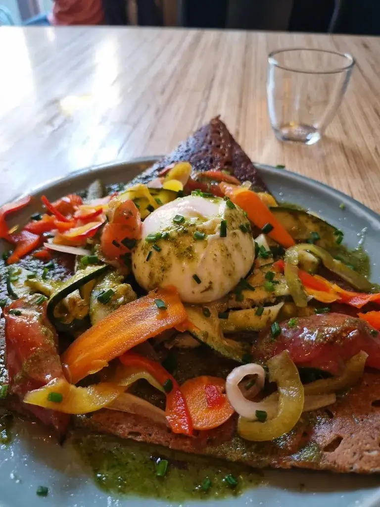 Anna-Katharina Hatz_Bretone_Rennes_review