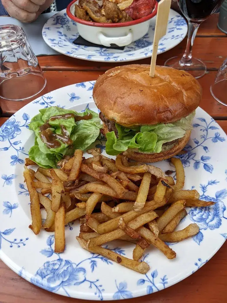 Dominique Van Durpe_Les Fils à Maman Rennes_Rennes_review