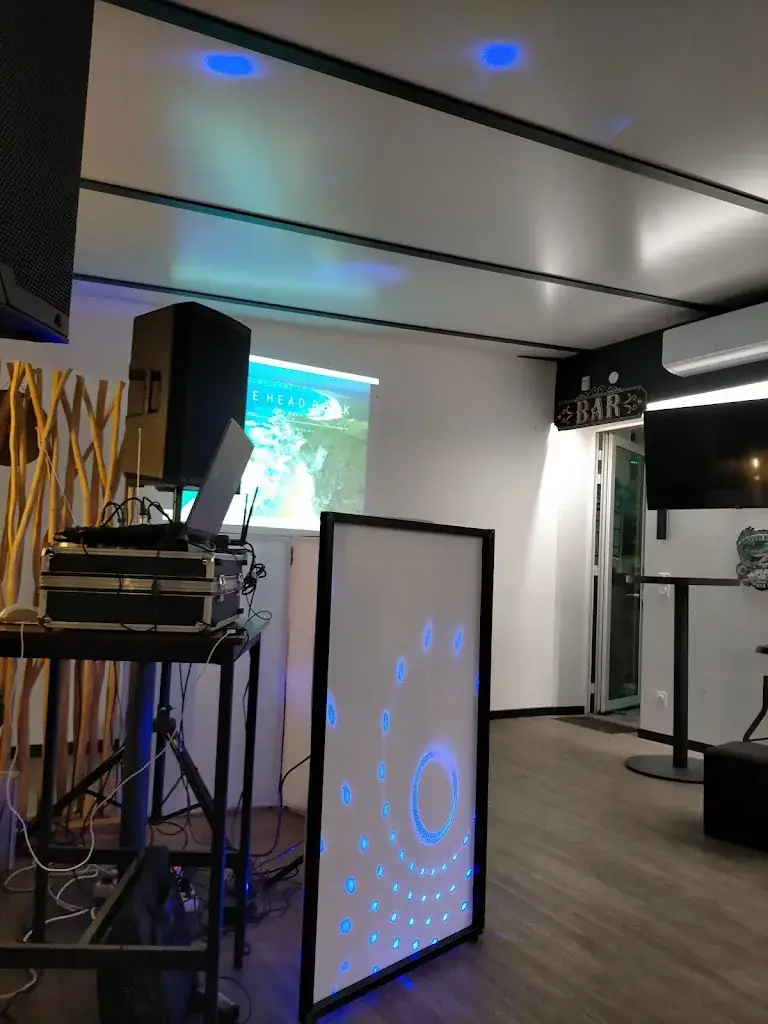 Dutang Claude_Le Baya Club_Brézins_review