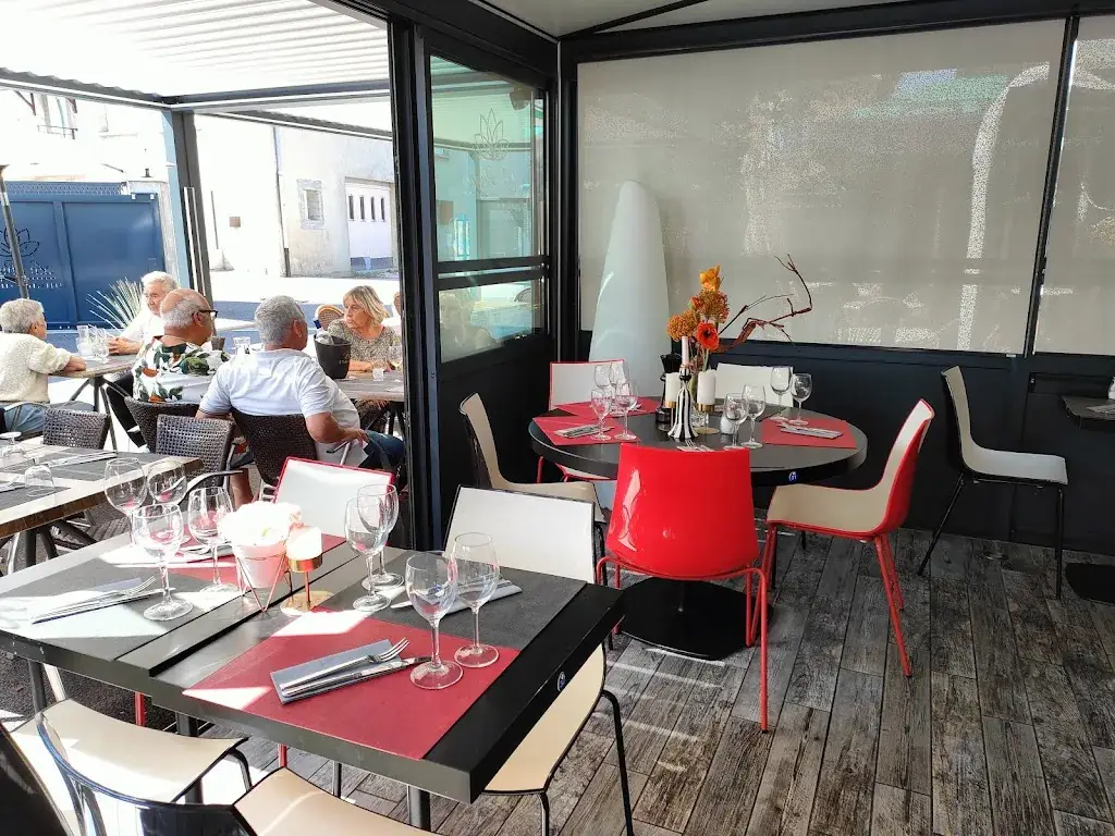 Le Baya Club restaurante en Brézins