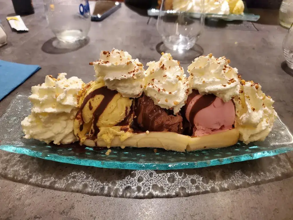 Charlie Goubin_Pizzeria La Grotte_Rostrenen_review