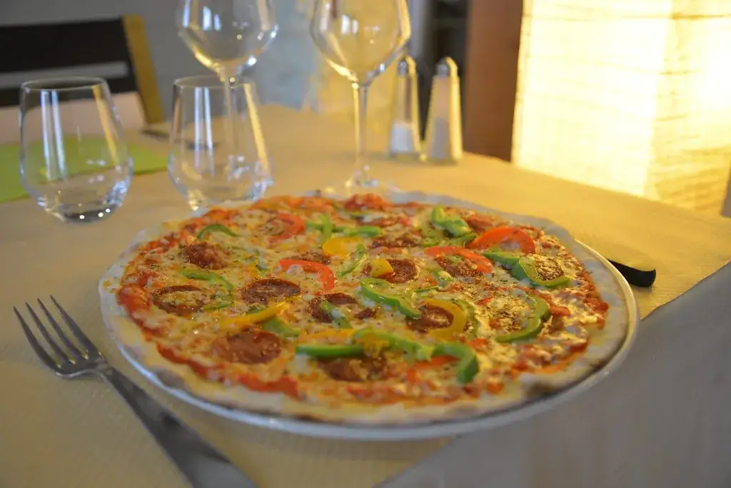 Pizzeria La Grotte_Rostrenen_slider_image_2