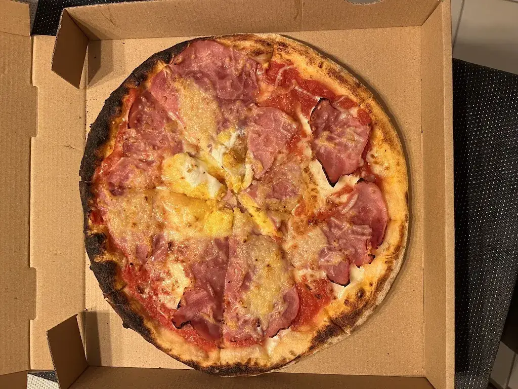 Ferté Pizza Romillé_Romillé_slider_image_2