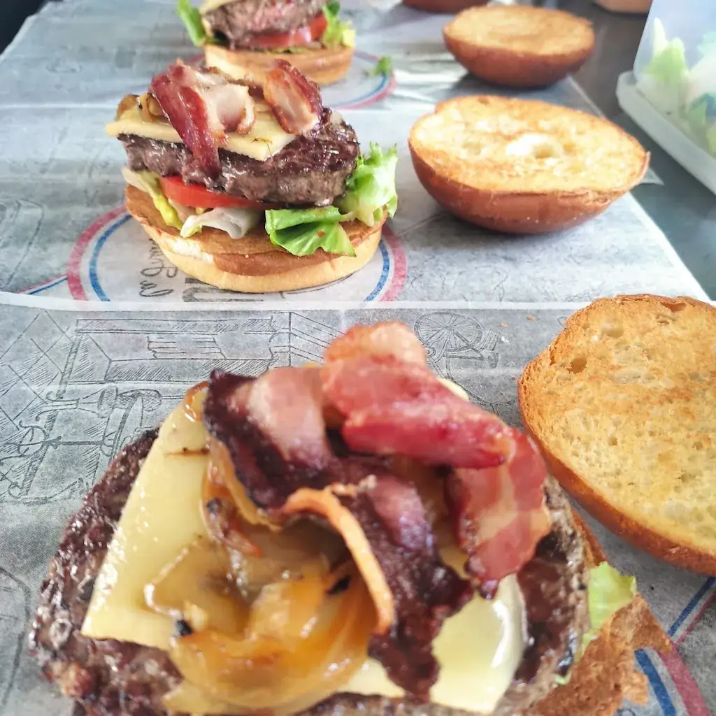 Menu_Food truck le Maëllou_Brézins_imagen_5