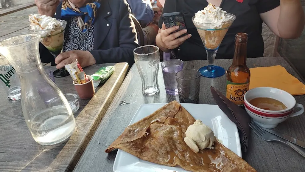 La Reine Suzette_Port-Louis_slider_image_2