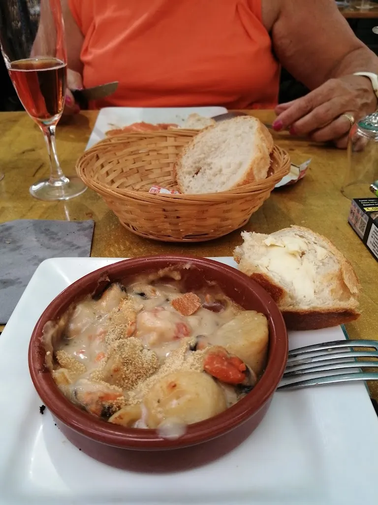 Jean Pierre Degroote_Le Wind_Port-Louis_review