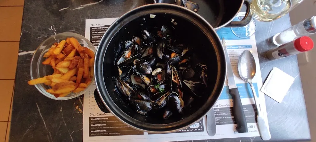 Gillian Lees_Le Wind_Port-Louis_review