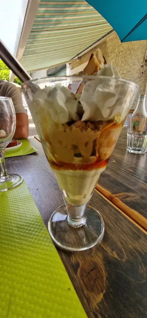 Stéphanie F_Les Chants d'Ailes_Saint-Étienne-de-Saint-Geoirs_recensione