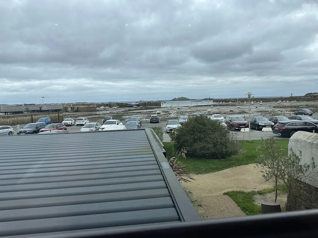 Craig Larson_Les Korrigans_Roscoff_review