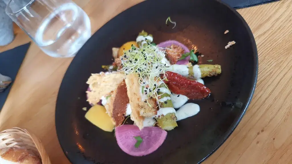 Neil Robbie_Le Local_Roscoff_review