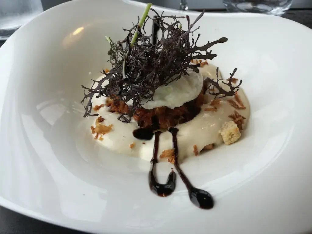 Geoff Winwood_Le Bellevue_Roscoff_review