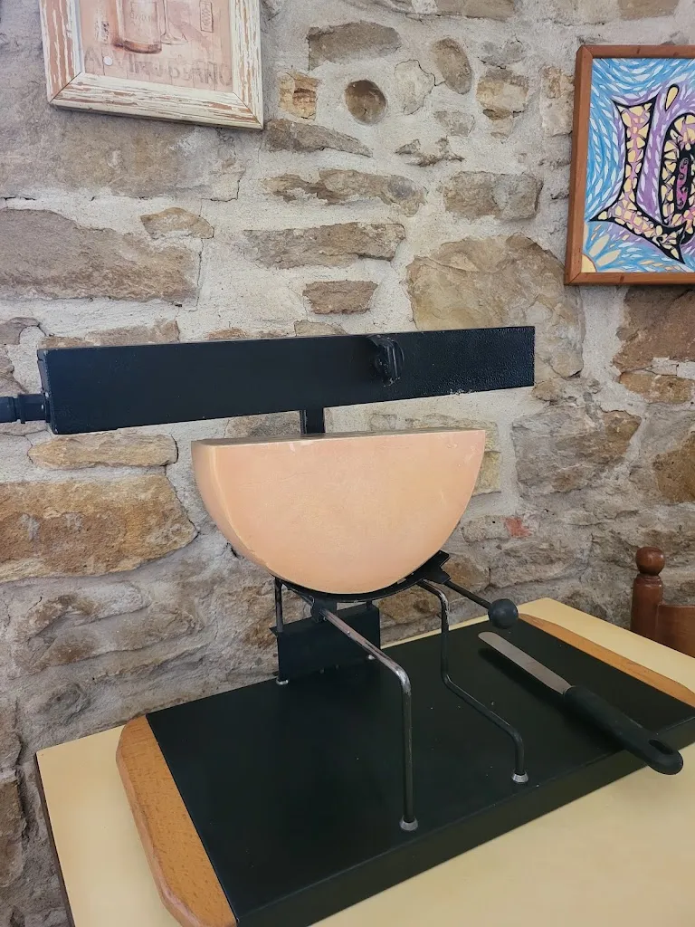 White-Gaming_L'Octroi_Ambronay_review