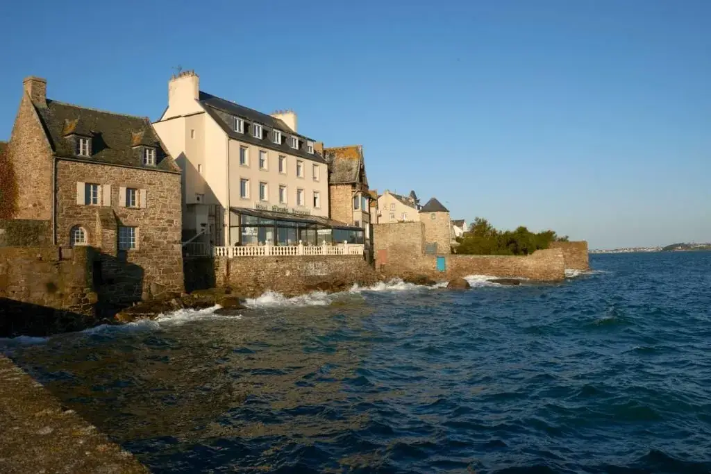 Les Arcades Roscoff restaurant in Roscoff