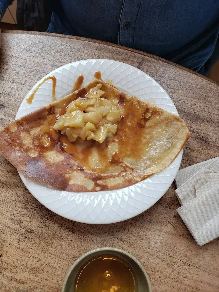 Mireille Malliart_Crêperie Le Donjon_Saint-Aubin-du-Cormier_review