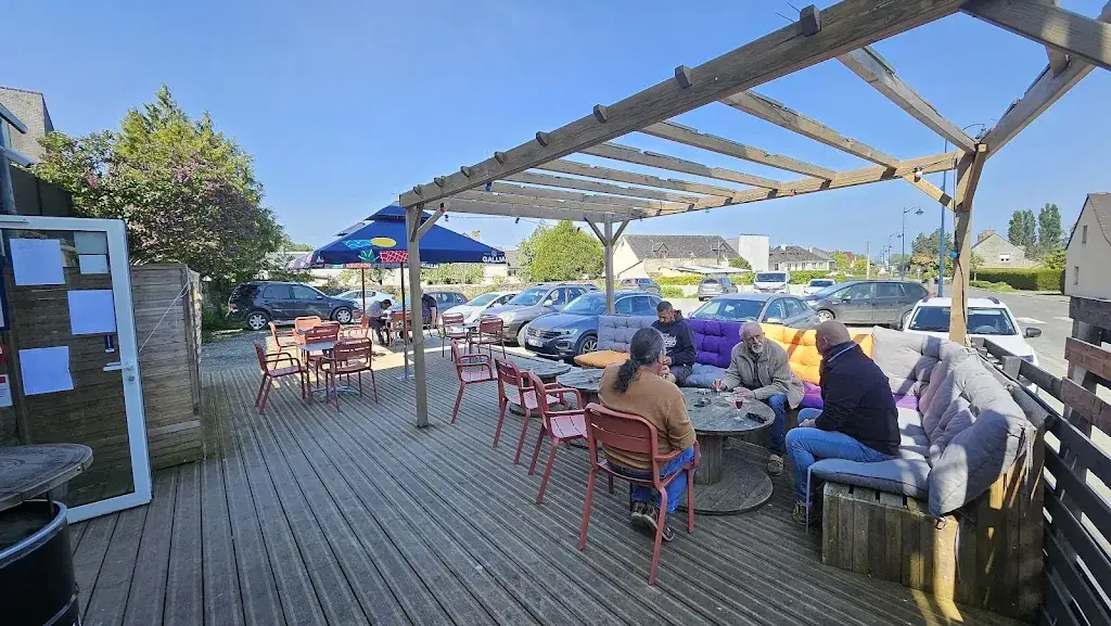 Le saint bebar restaurant in Saint-Broladre