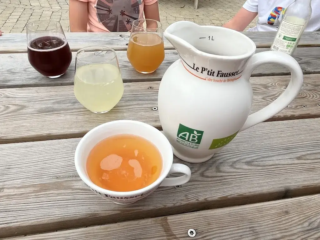 Kate Halsall_La Ferme du Télégraphe_Saint-Marcan_recensione