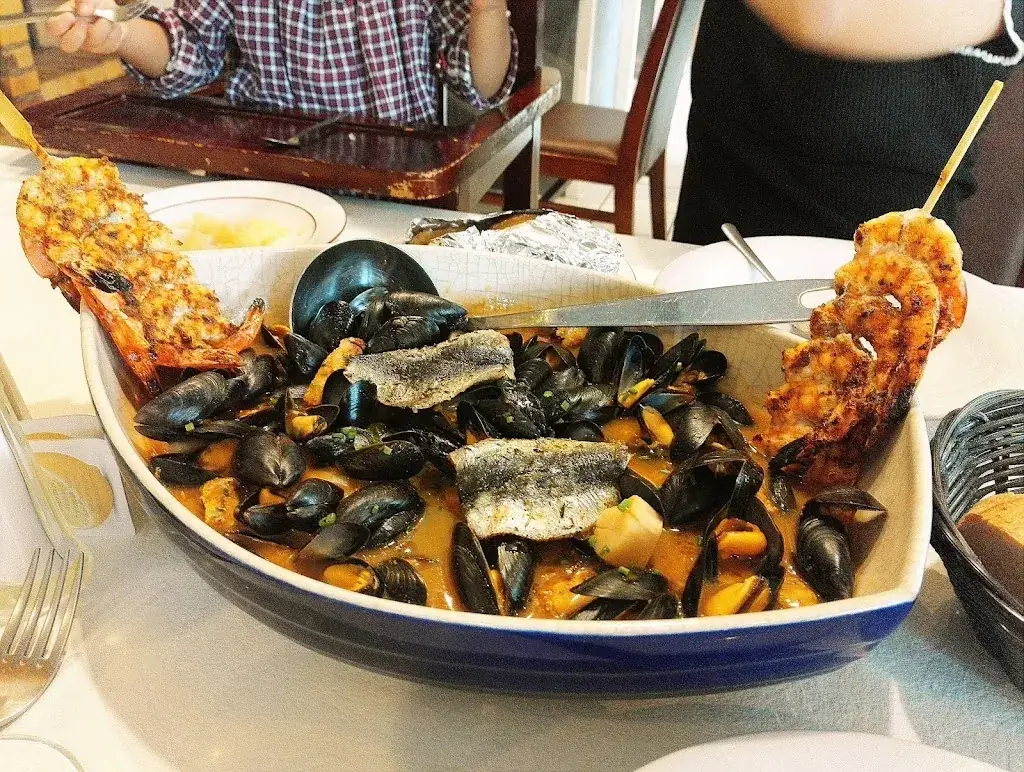 Zhendong WU_À l'ancre_Concarneau_review