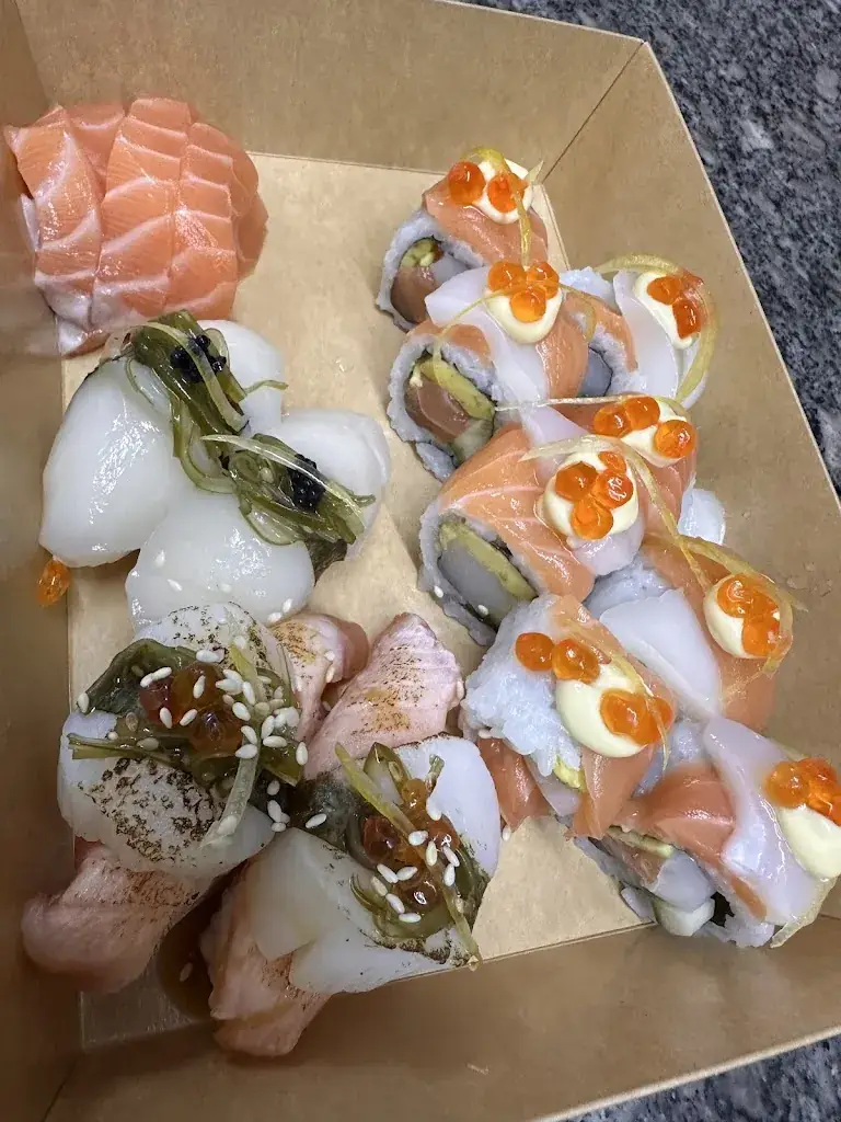 Seven Lock's Sushi_Mauritius_slider_image_2