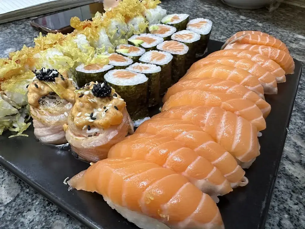 Seven Lock's Sushi_Mauritius_slider_image_3