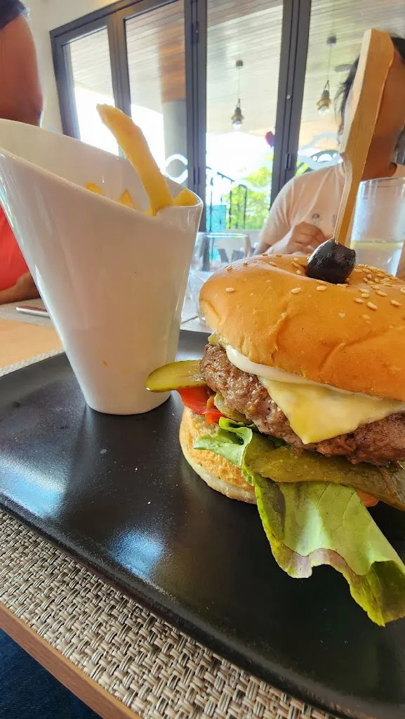 Avisen Chinapiel_L'entracte_Mauritius_review