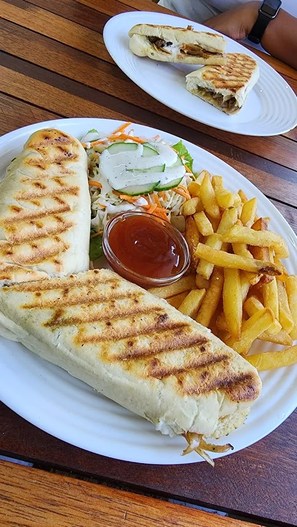 Avisen Chinapiel_Panini de Port Louis_Mauritius_review