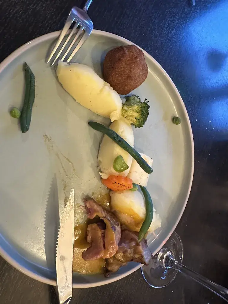 John Abou-Rjeily_Restaurant Les Quatre Salines_Roz-sur-Couesnon_review