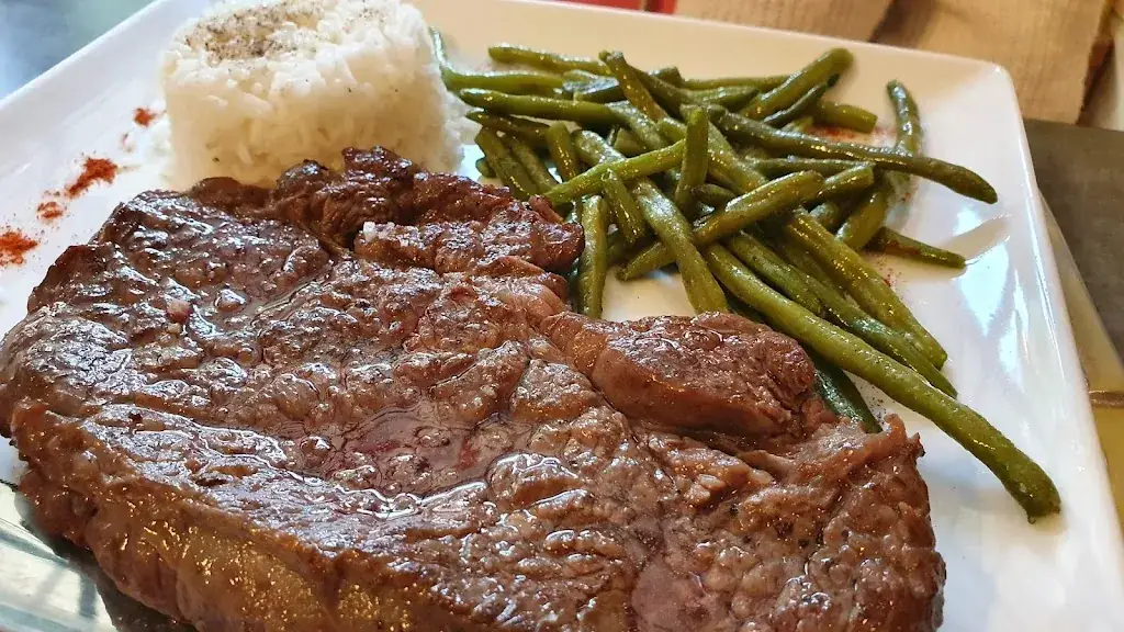 Patrick Nissens_Le Grillon, Restaurant, Crêperie, Grill avec Agneau de Pré-salé, produits locaux, Hôtel_Pontorson_review