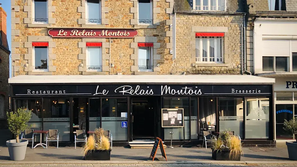 LE RELAIS MONTOIS restaurant in Pontorson
