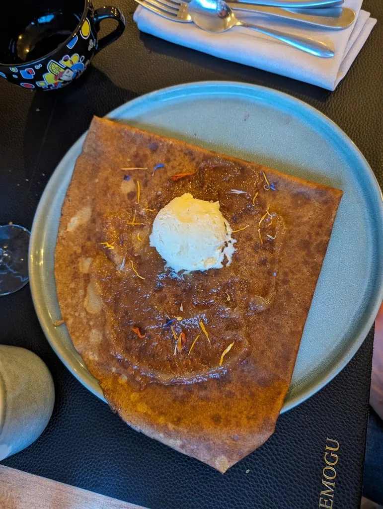 Marine Lagrave_Crêperie Univers Sarrasin Maître Restaurateur collaboration avec les producteurs locaux._Pontorson_review