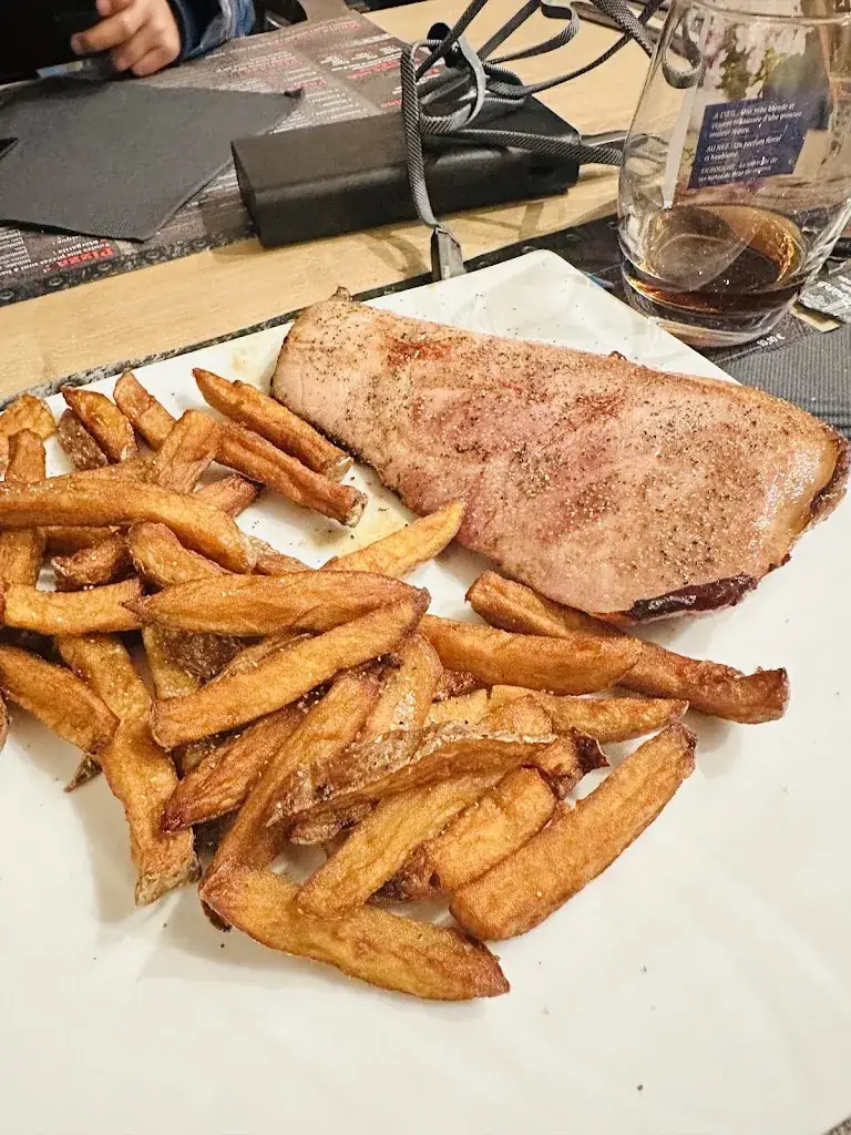 shubham saurabh_Le Brazza_Pontorson_review